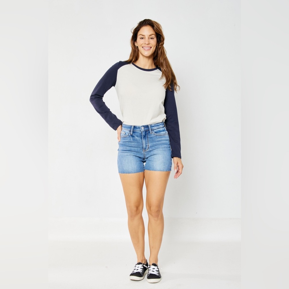 Judy Blue Medium denim shorts high waist raw hem medium wash JB15277 MD NWT
